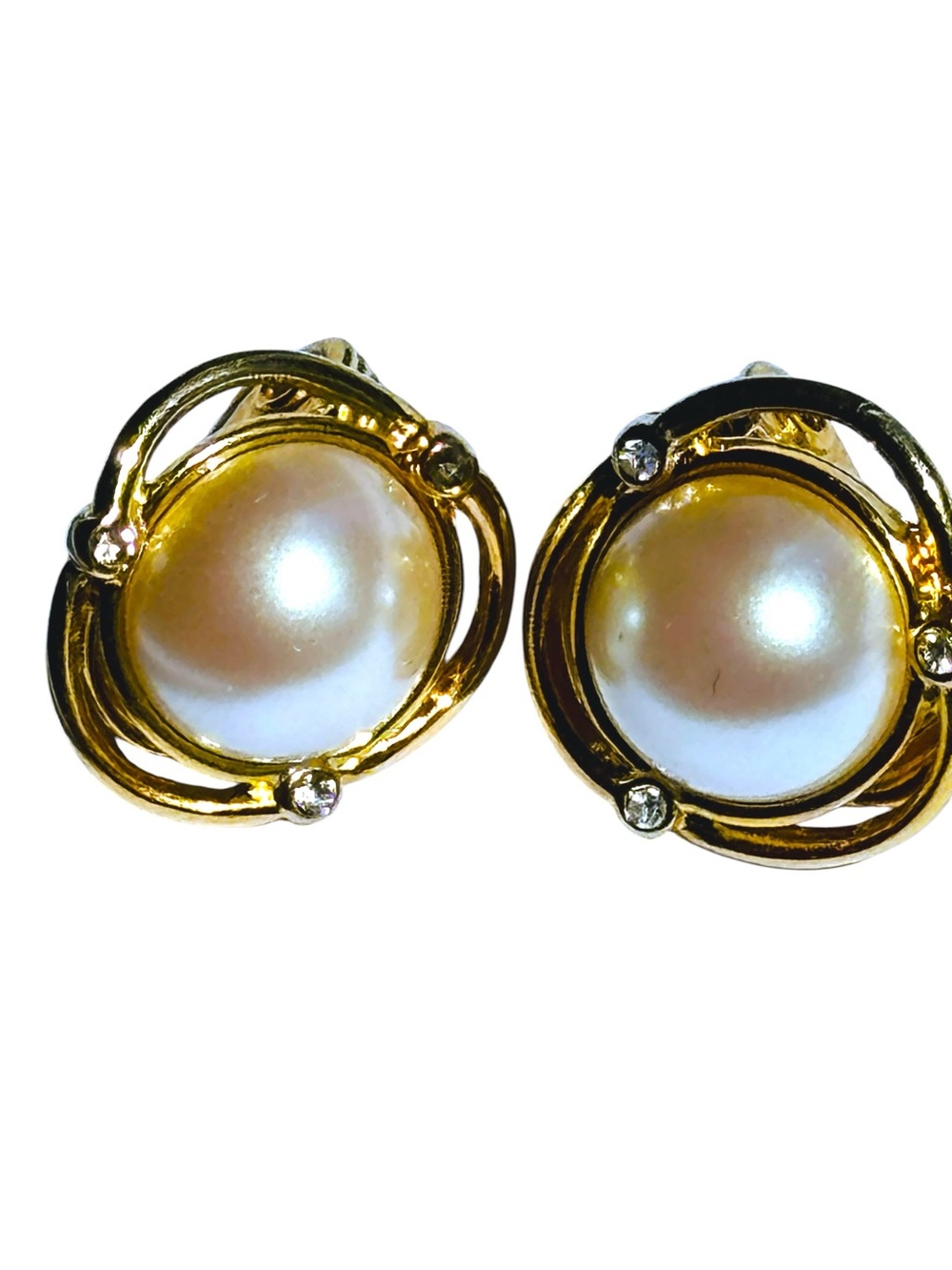 Monet Vintage Signed 1980s Faux Mabe Pearl Rhinestone Clip On Earrings Retro